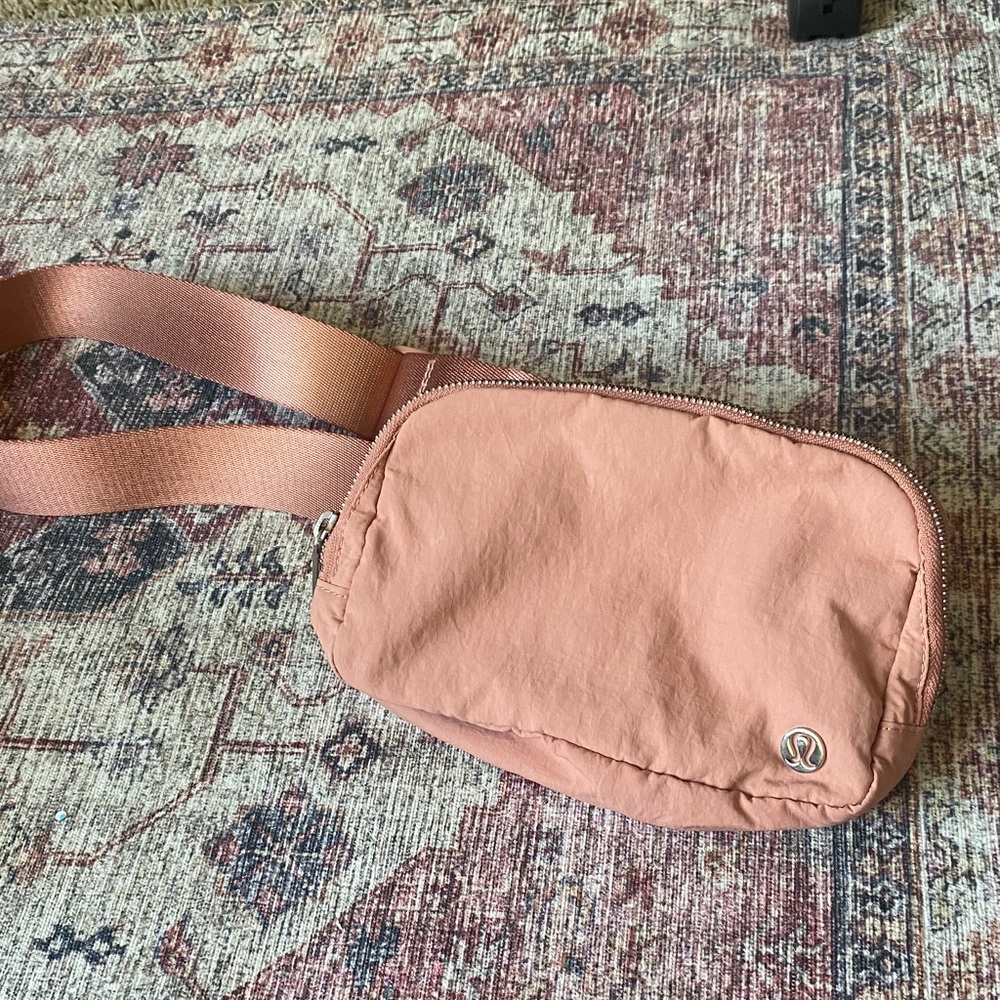 lululemon athletica Dusty Rose Crossbody Belt Bag